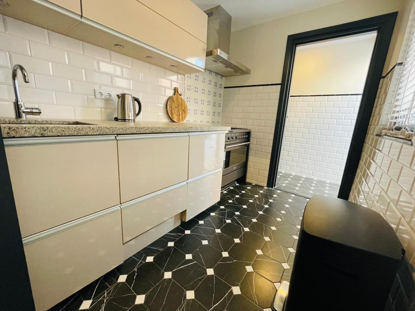 Petite Room With Wifi, Ac, And Shared Kitchen 튈뷔르흐 외부 사진