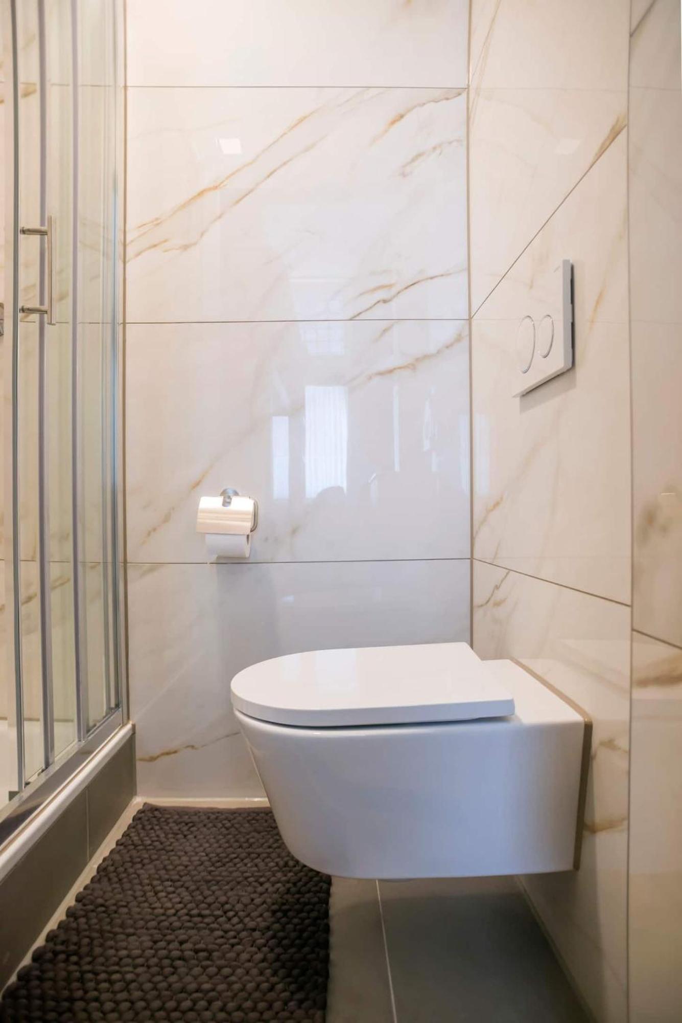 Petite Room With Wifi, Ac, And Shared Kitchen 튈뷔르흐 외부 사진