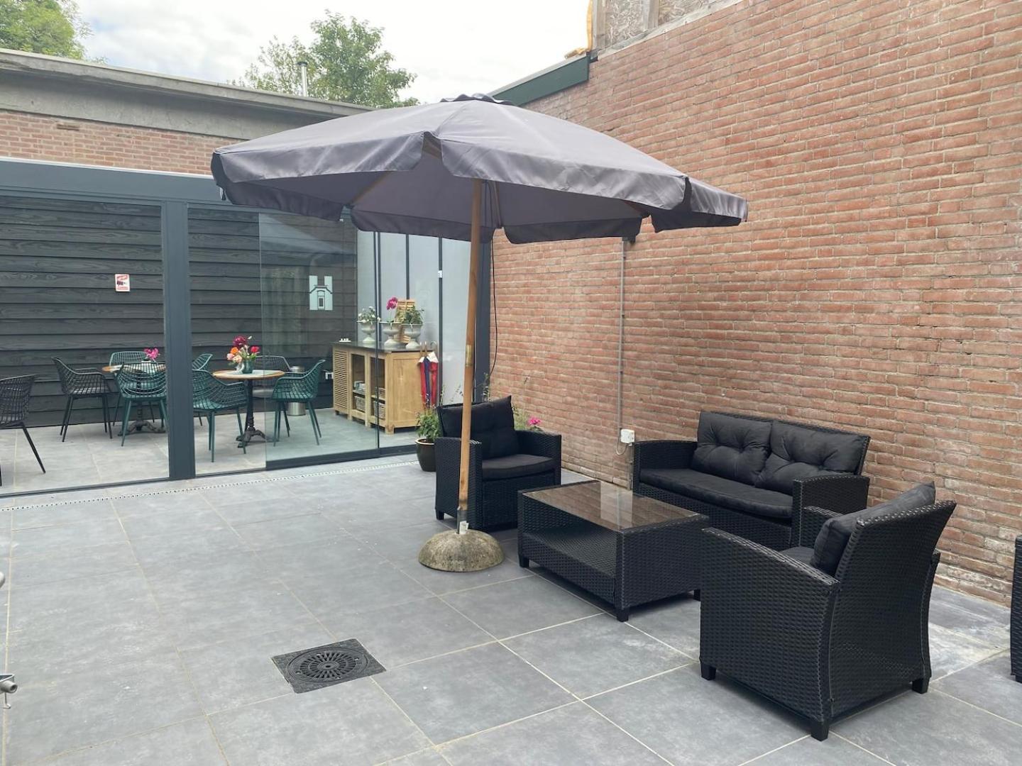 Petite Room With Wifi, Ac, And Shared Kitchen 튈뷔르흐 외부 사진