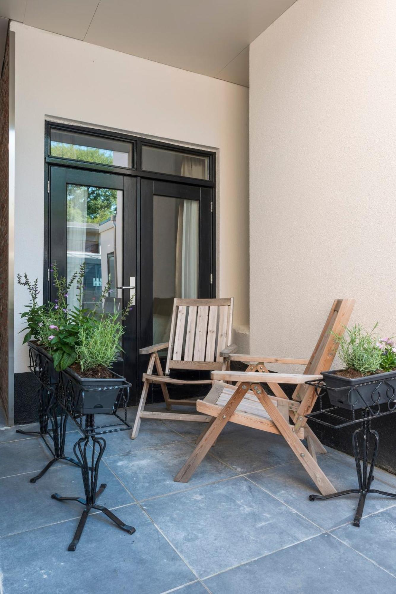 Petite Room With Wifi, Ac, And Shared Kitchen 튈뷔르흐 외부 사진
