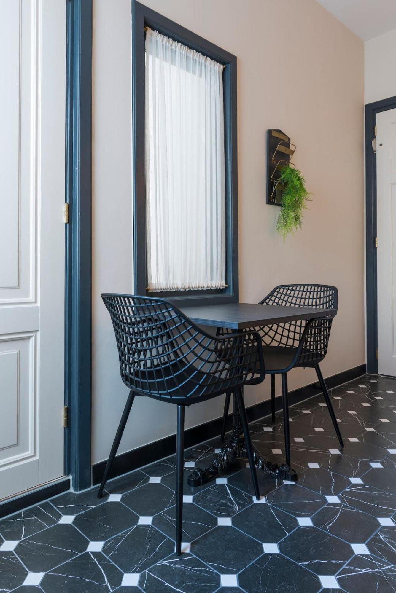 Petite Room With Wifi, Ac, And Shared Kitchen 튈뷔르흐 외부 사진