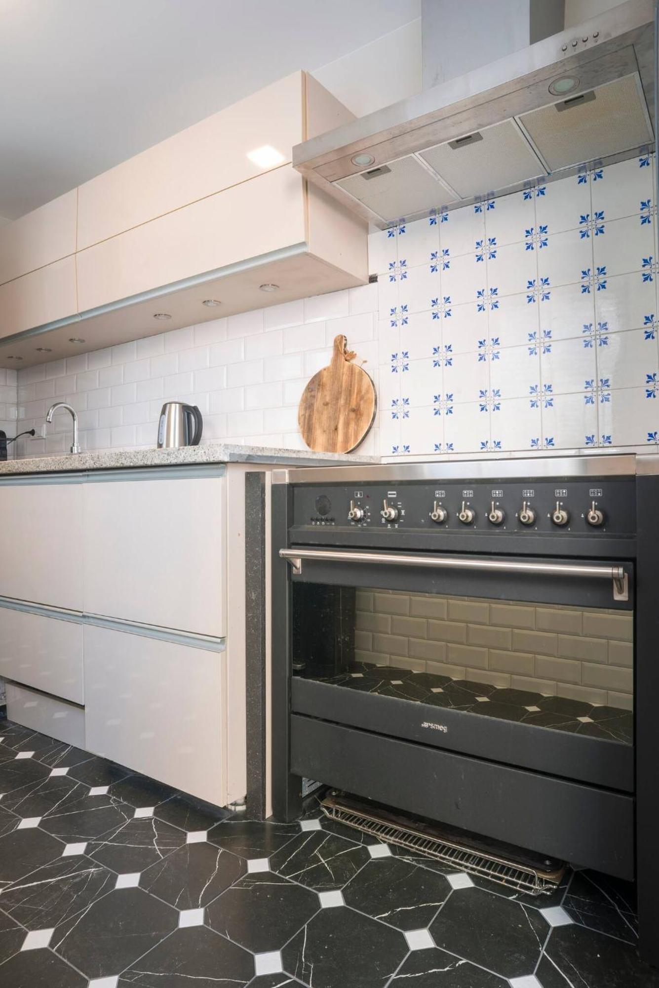 Petite Room With Wifi, Ac, And Shared Kitchen 튈뷔르흐 외부 사진