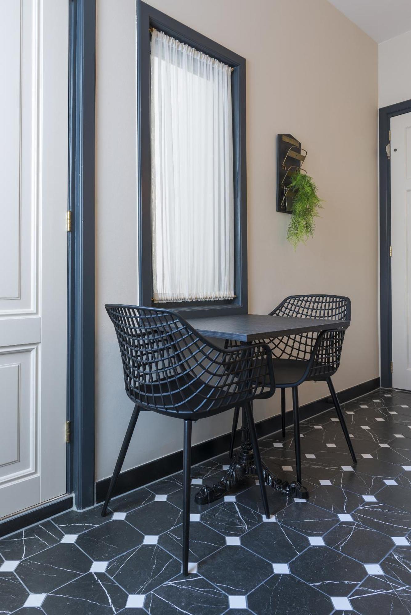 Petite Room With Wifi, Ac, And Shared Kitchen 튈뷔르흐 외부 사진
