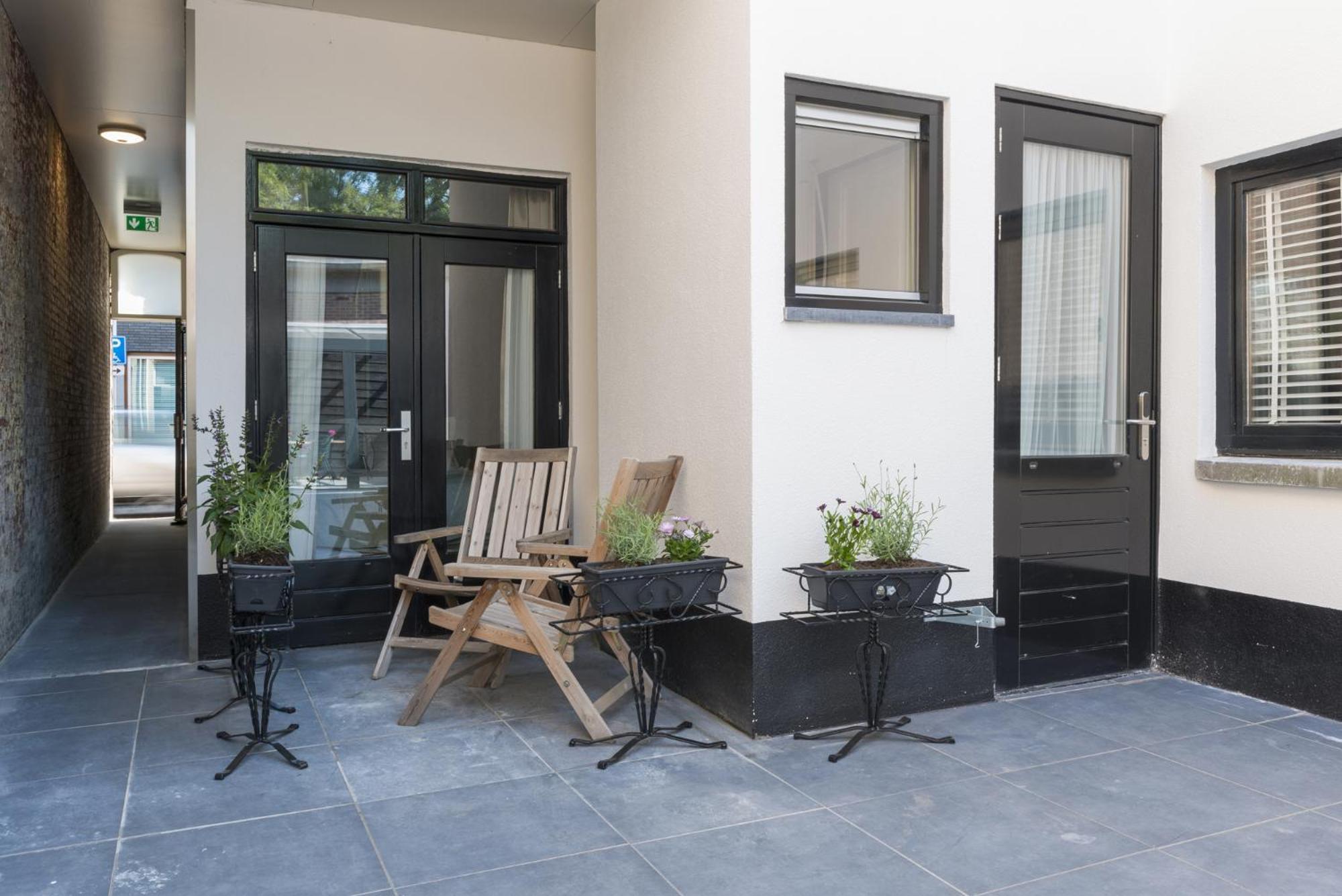 Petite Room With Wifi, Ac, And Shared Kitchen 튈뷔르흐 외부 사진
