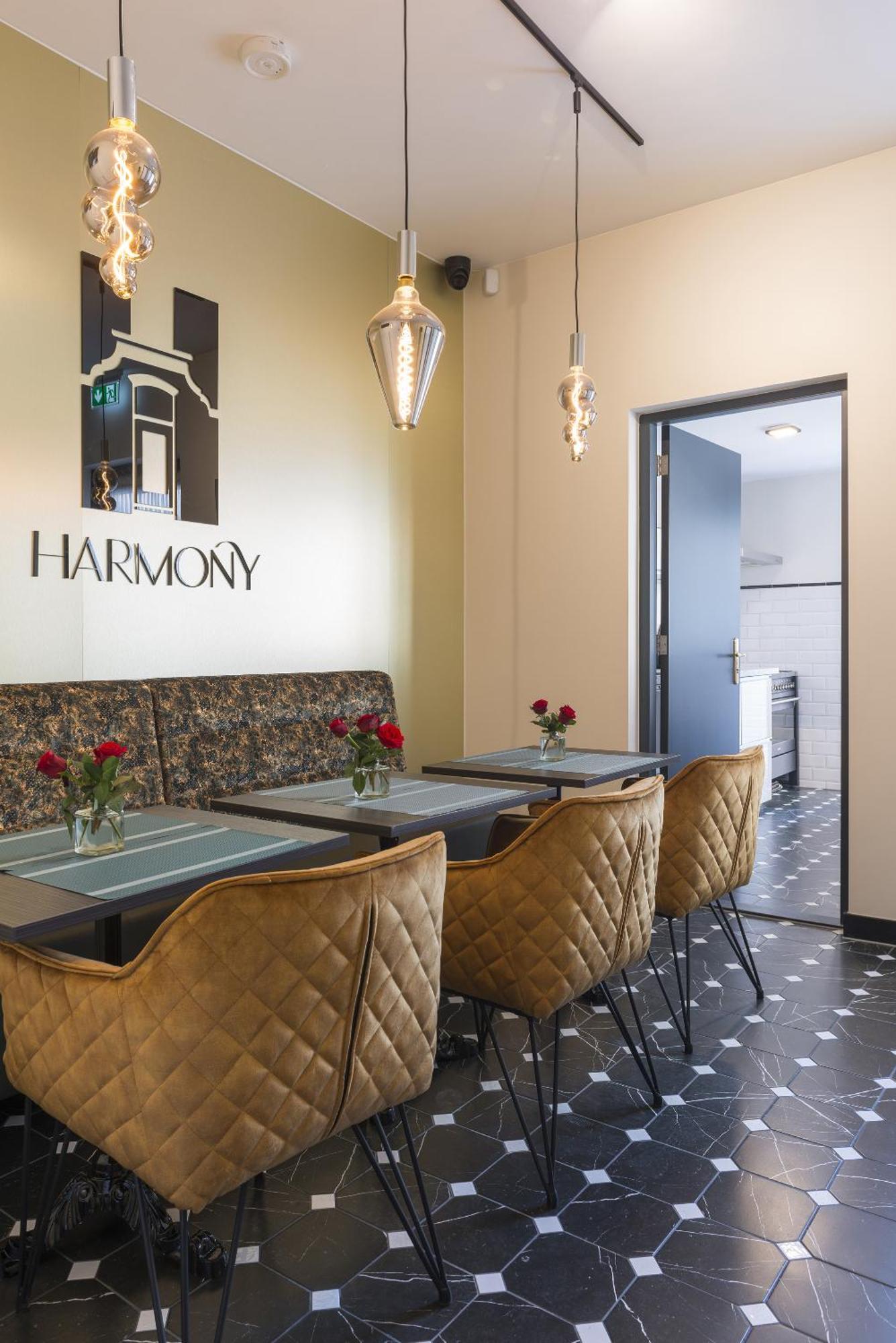 Petite Room With Wifi, Ac, And Shared Kitchen 튈뷔르흐 외부 사진